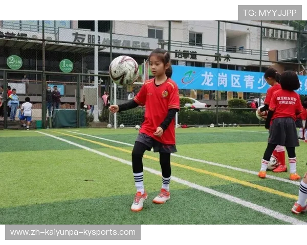 铿锵玫瑰集训营：专属于足球女孩的夏日主场